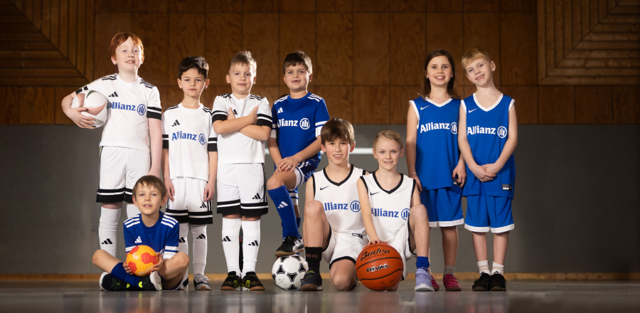 Das große Allianz Team: Teamfoto 