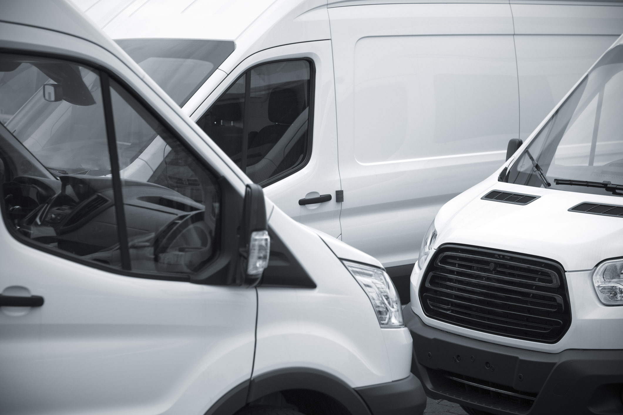 Allianz-Flottenversicherung:Weiße_Transporter parken