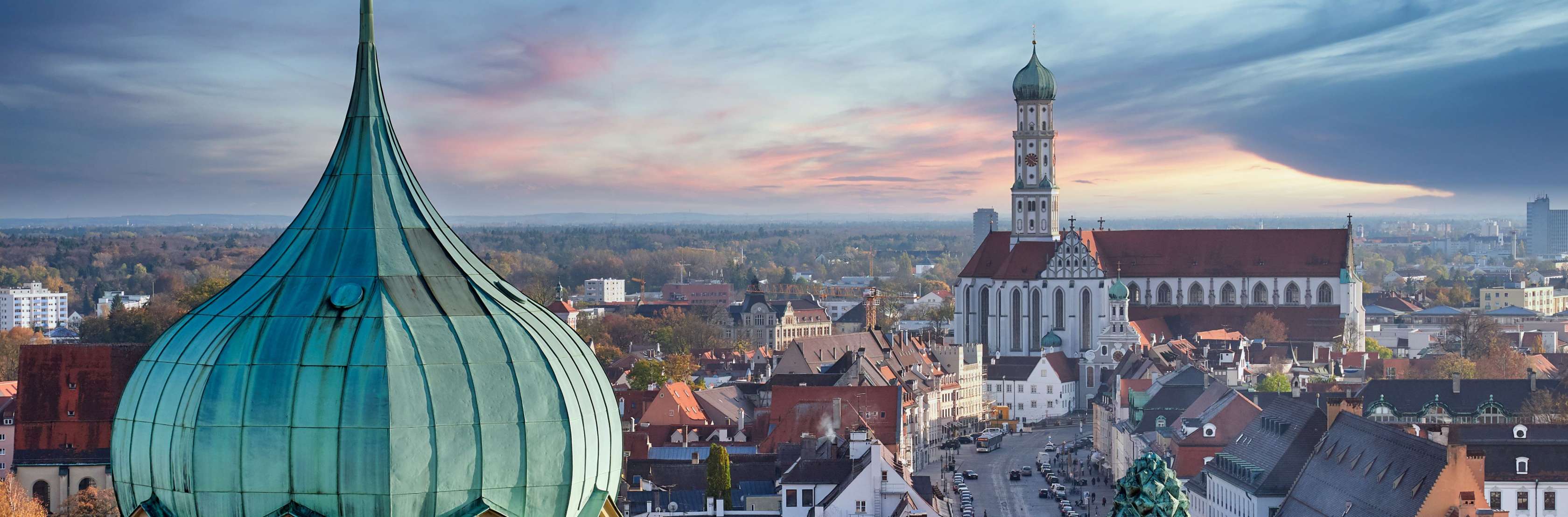 Agentursuche Augsburg - Blick auf die augsburger Altstadt und die Ulrichskirche