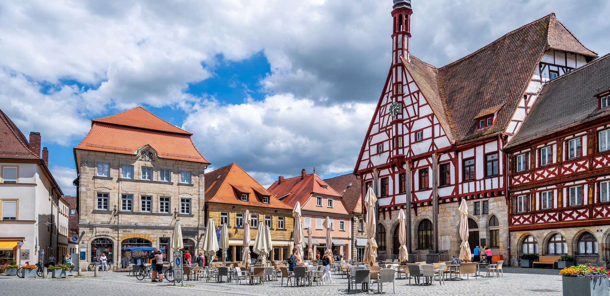 Versicherung in Forchheim: Finden Sie die passenden Ansprechpartner:innen rund um Versicherungen in Forchheim.