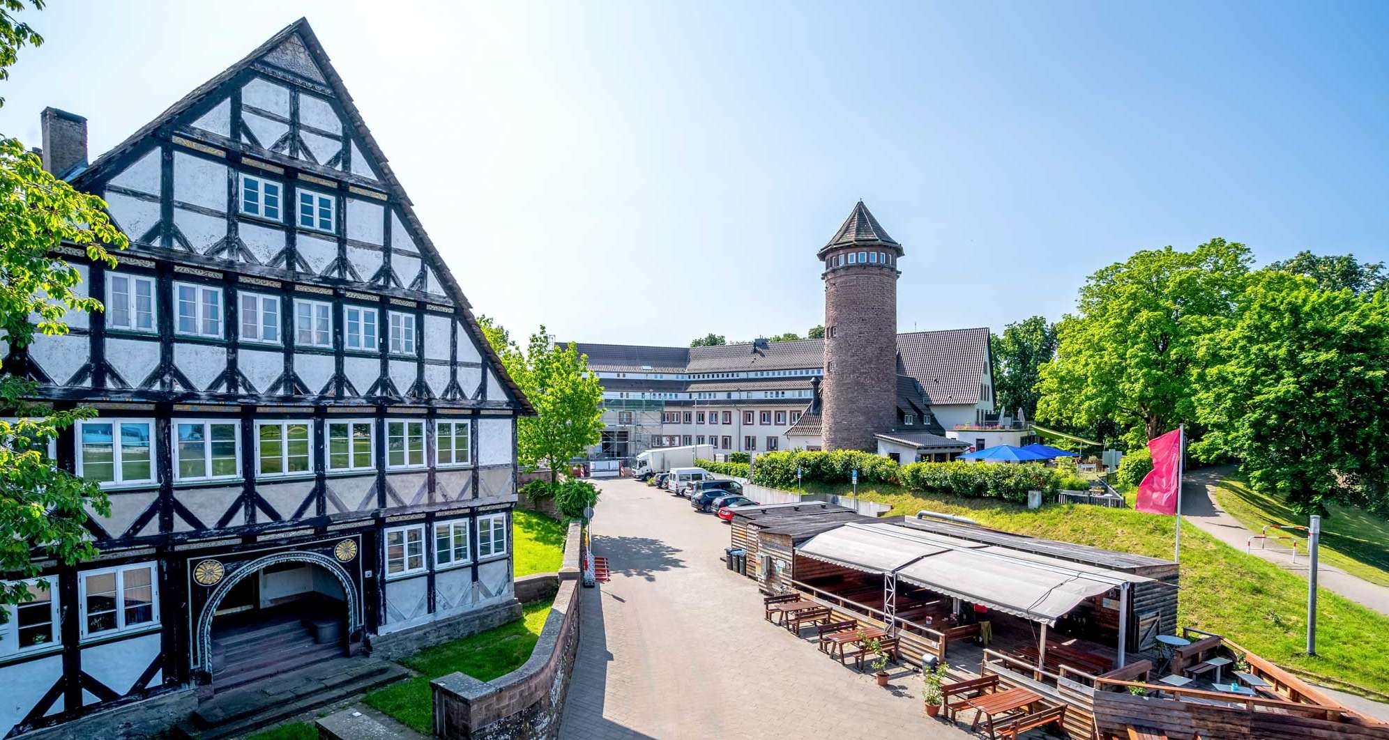 Versicherung in Holzminden: Finden Sie die passenden Ansprechpartner:innen rund um Versicherungen in Holzminden.