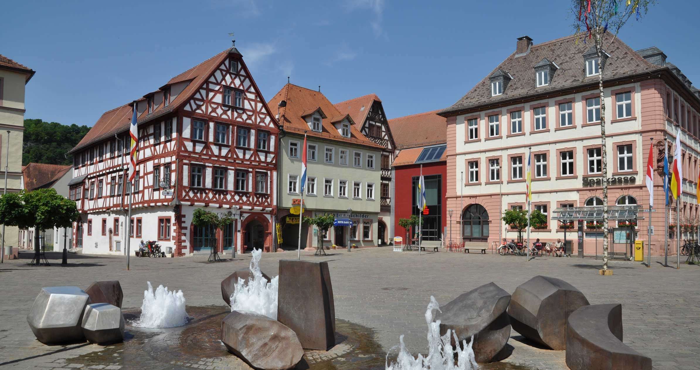 Versicherung in Karlstadt: Finden Sie die passenden Ansprechpartner:innen rund um Versicherungen in Karlstadt.