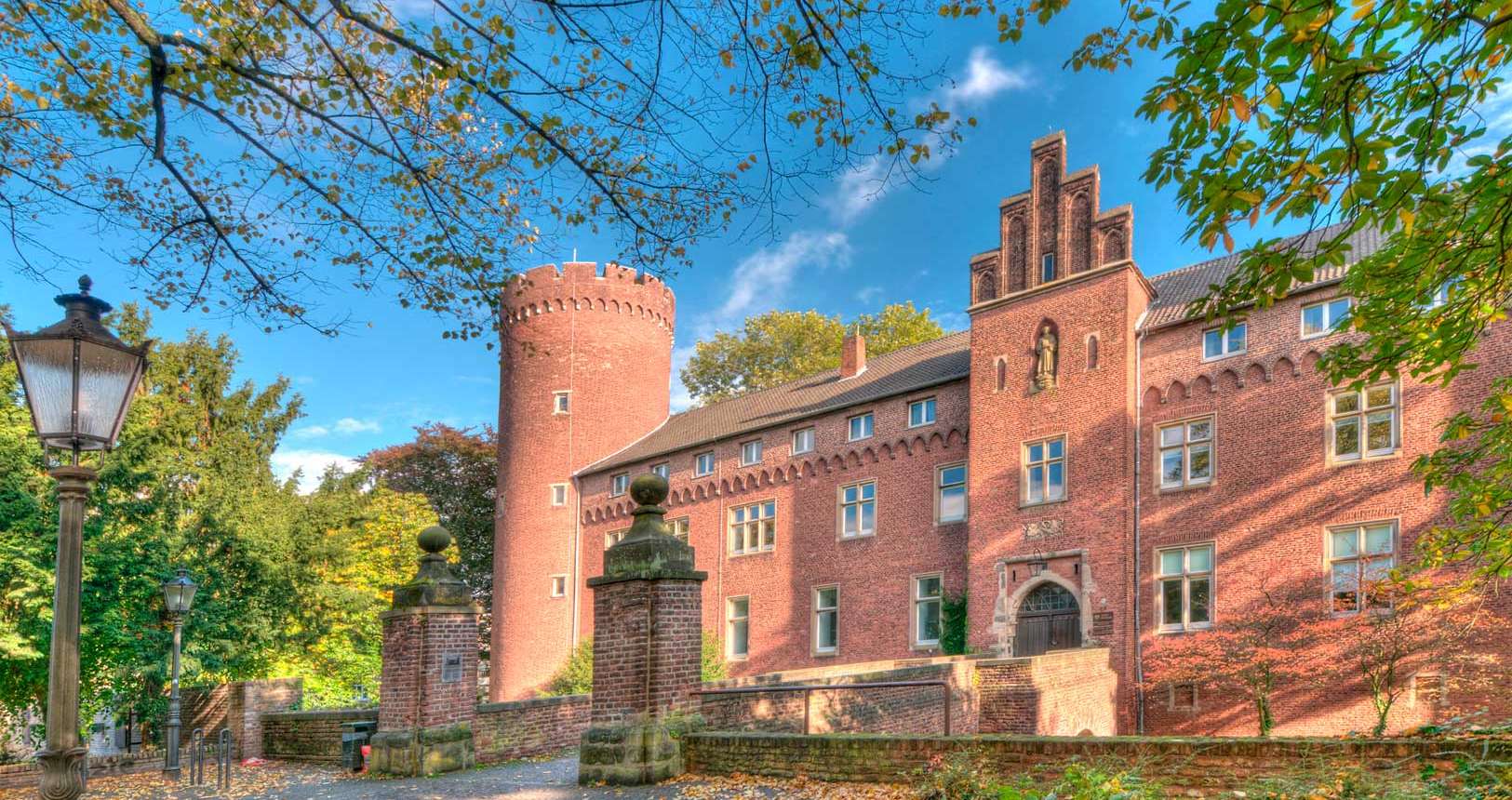 Versicherung in Kempen: Finden Sie die passenden Ansprechpartner:innen rund um Versicherungen in Kempen.