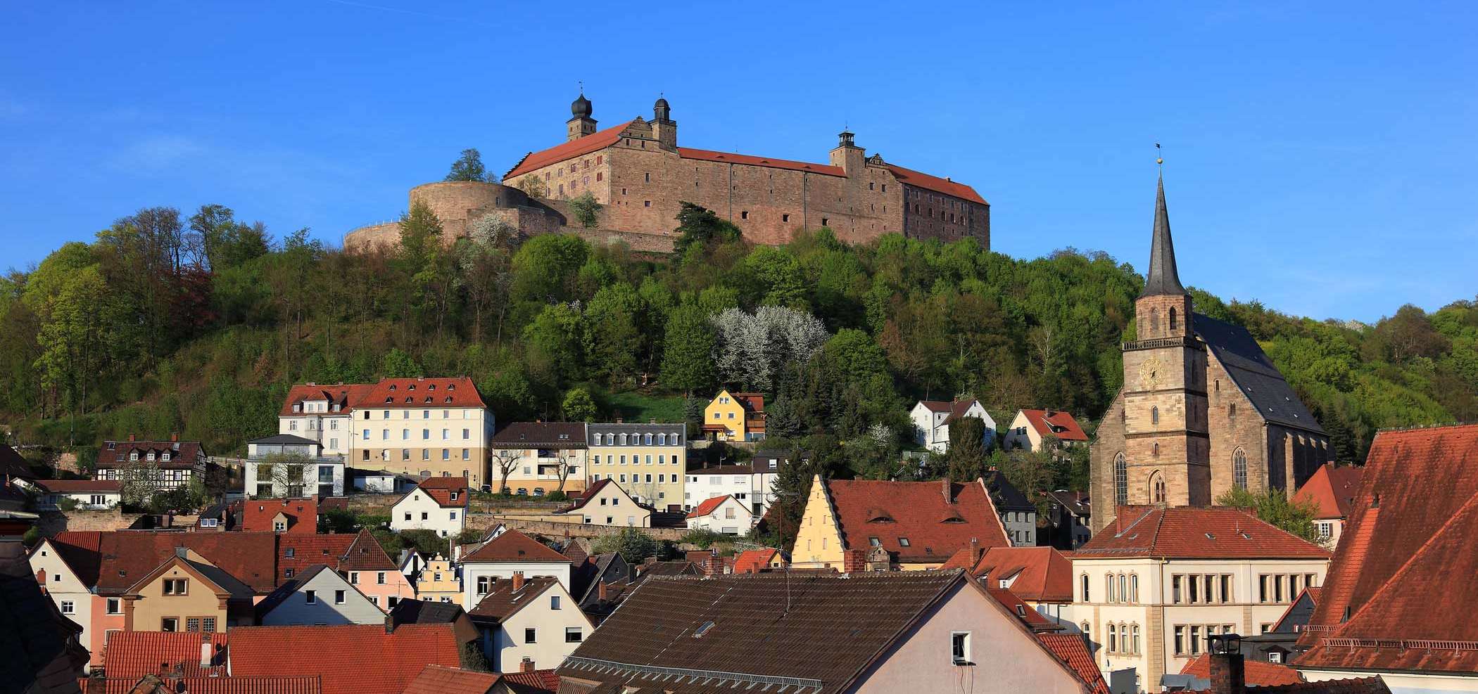 Versicherung in Kulmbach: Finden Sie Allianz Ansprechpartner:innen vor Ort rund um Ihre Versicherungen in Kulmbach.