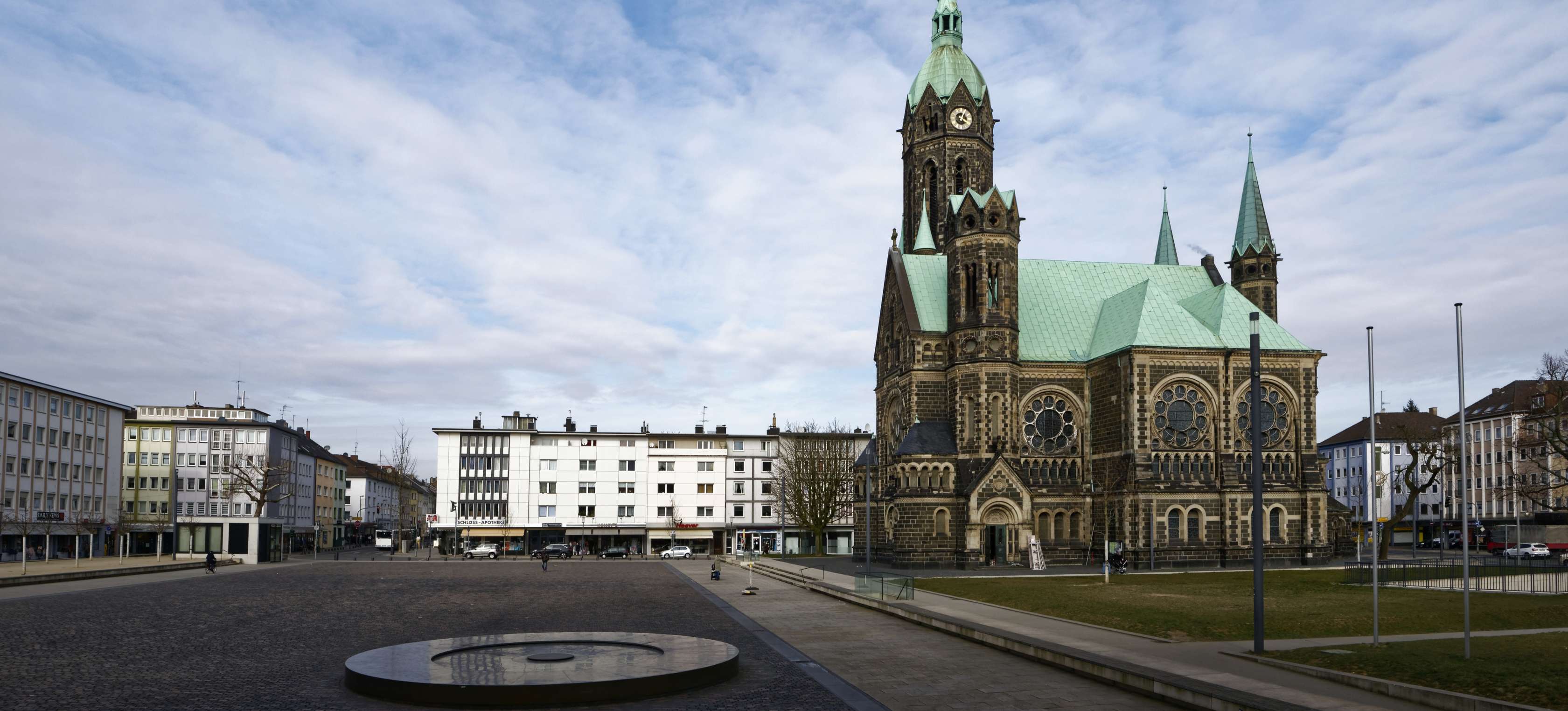 Blick auf die Evangelische Hauptkirche Rheydt auf dem Marktplatz in Mönchengladbach