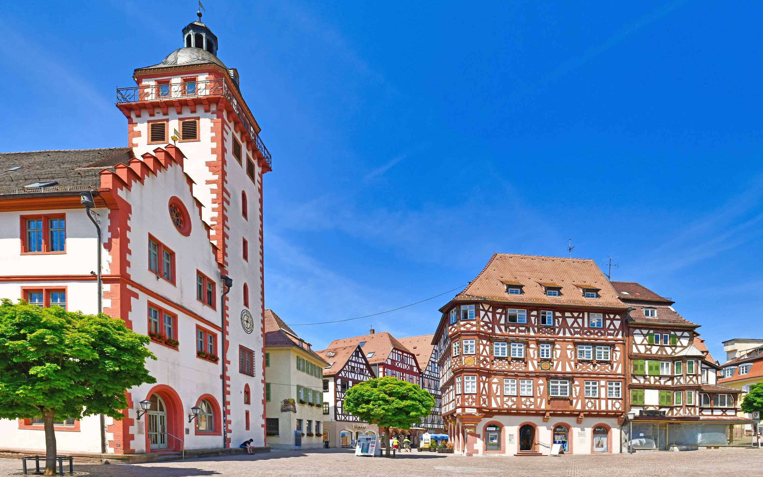 Versicherung in Mosbach: Finden Sie Allianz Ansprechpartner:innen vor Ort rund um Ihre Versicherungen in Mosbach.