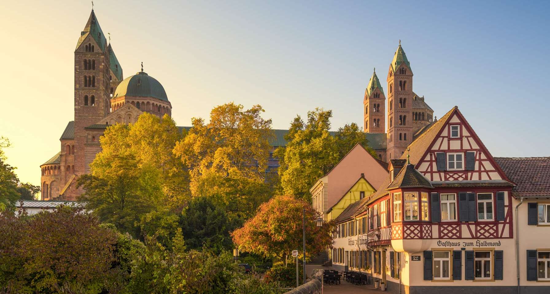 Versicherung in Speyer: Finden Sie die passenden Ansprechpartner:innen rund um Versicherungen in Speyer.
