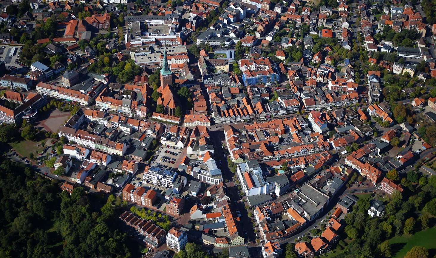 Versicherung in Uelzen: Finden Sie die passenden Ansprechpartner:innen rund um Versicherungen in Uelzen.