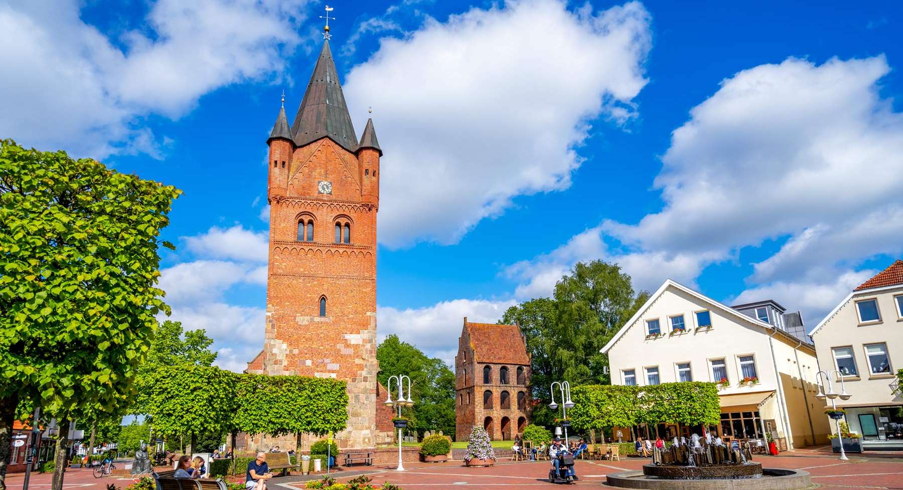 Versicherung in Westerstede: Finden Sie Allianz Ansprechpartner:innen vor Ort rund um Ihre Versicherungen in Westerstede.