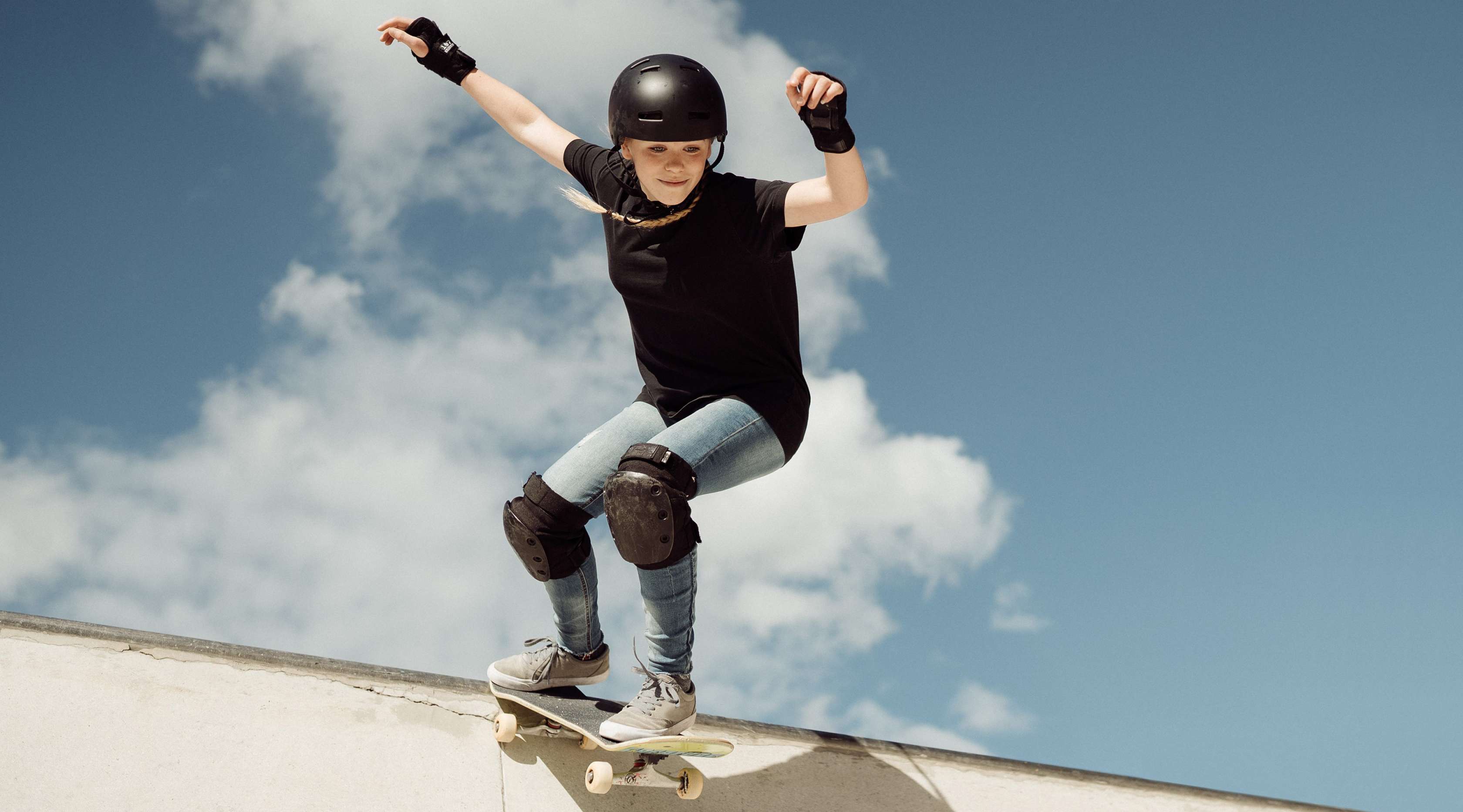 Kinderunfallversicherung - Kind fährt Skateboard