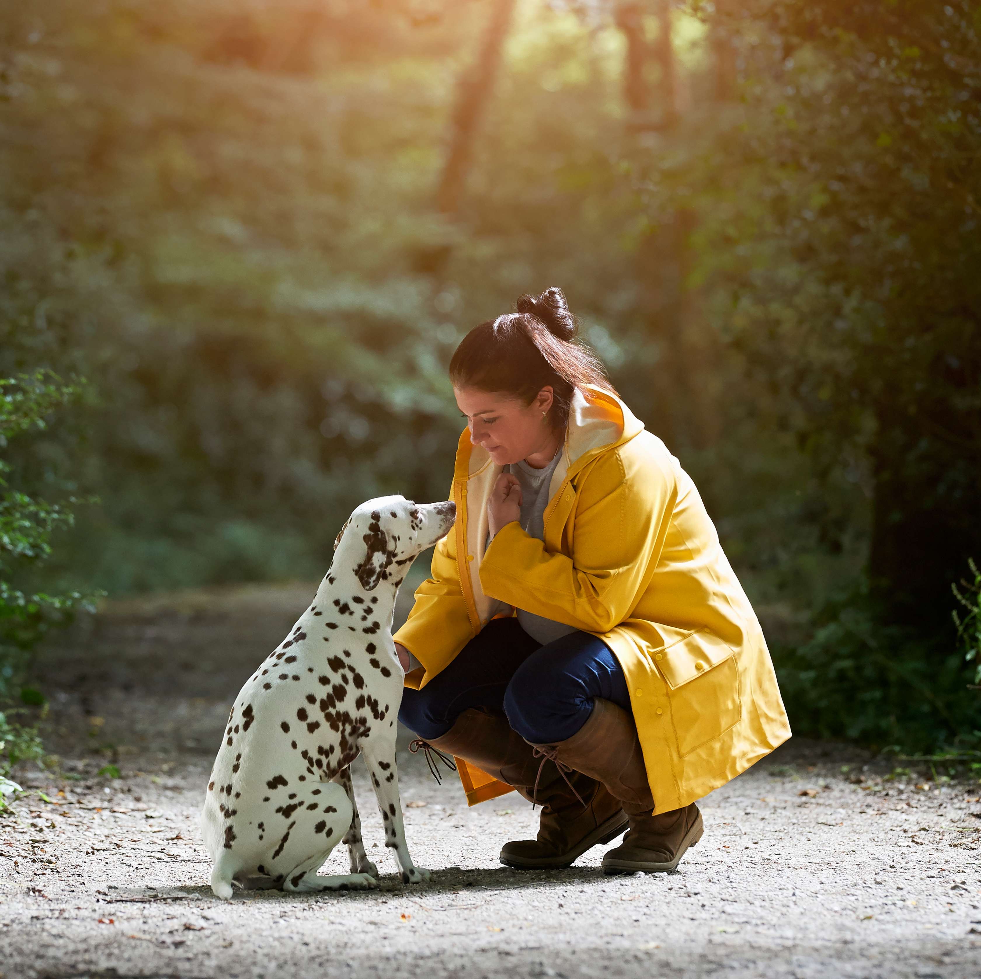  Allianz - Homöopathie für Hunde: Frau erforscht was mit Hund los ist